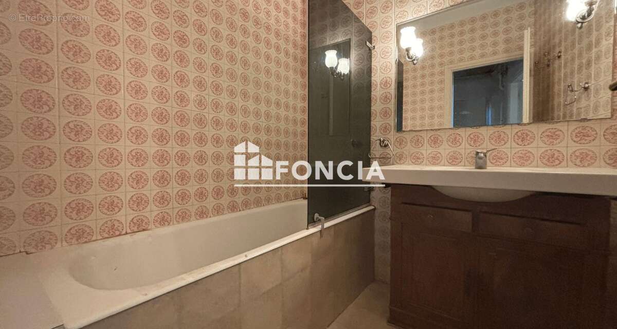 Maison de caractère de 186m2 et son terrain de 810m2 à Chambéry - photo 4