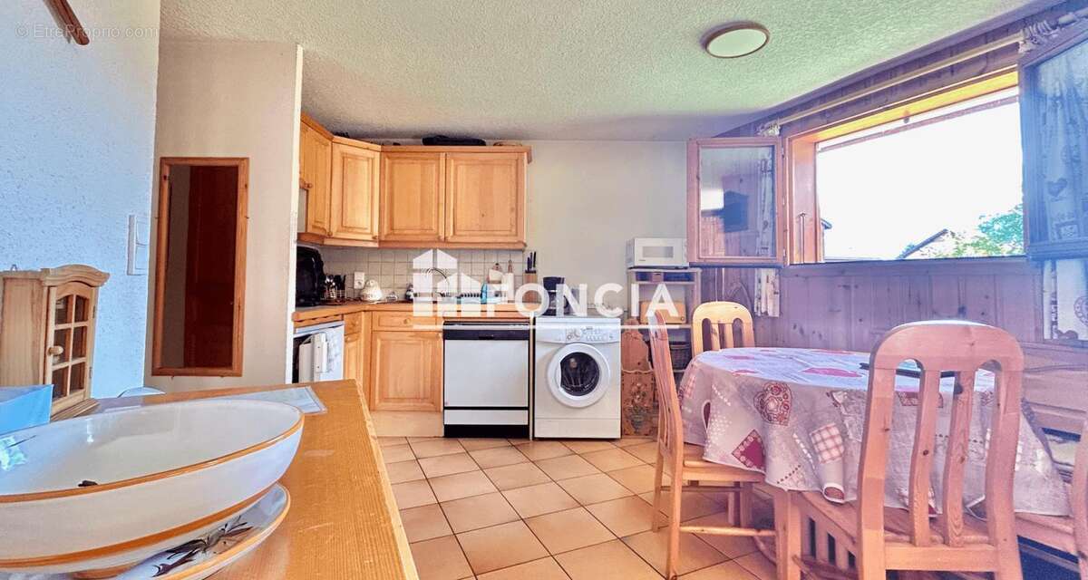 Appartement à MORILLON