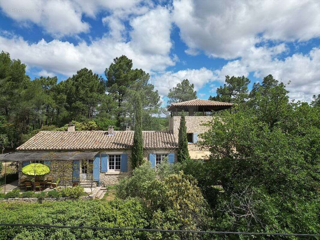 Maison à GORDES