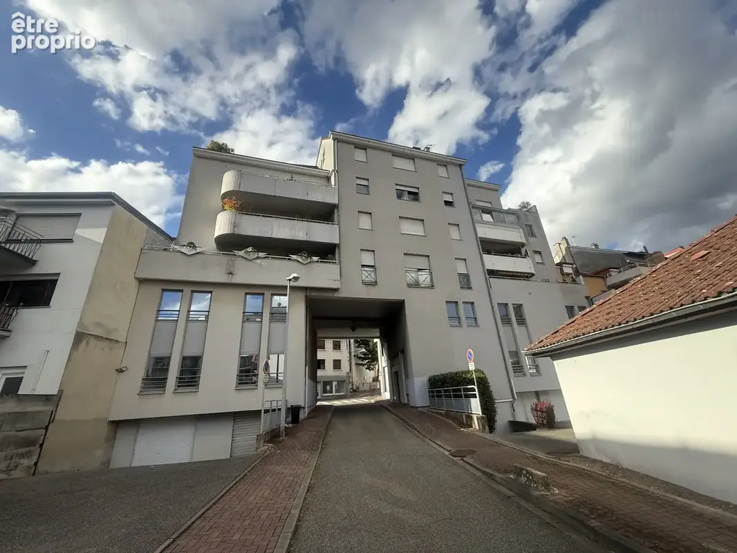Forbach centre-ville   grand f6 de 187 m2   ascenseur   2 parkings   possibilité 2 logements - photo 2