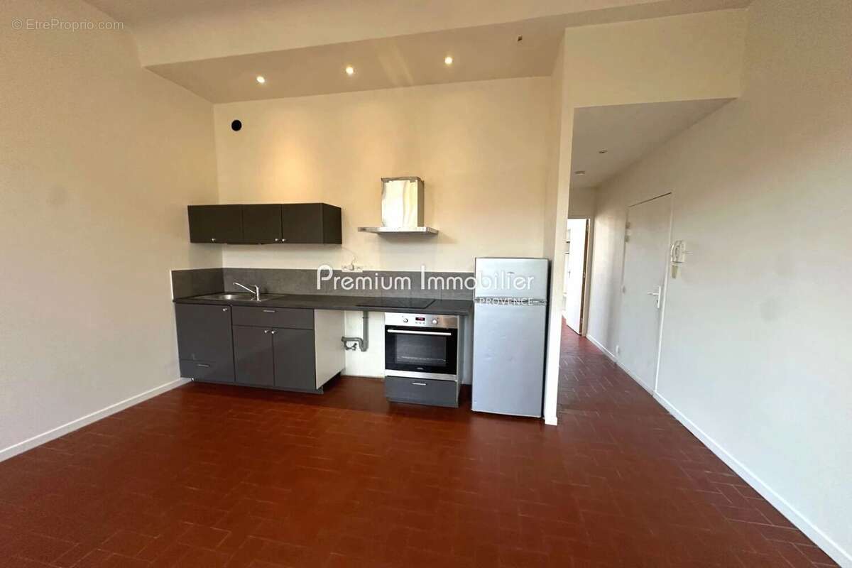 Appartement 3 pièces 55 m² à vendre à Le Puy-Sainte-Reparade (13610) - photo 3