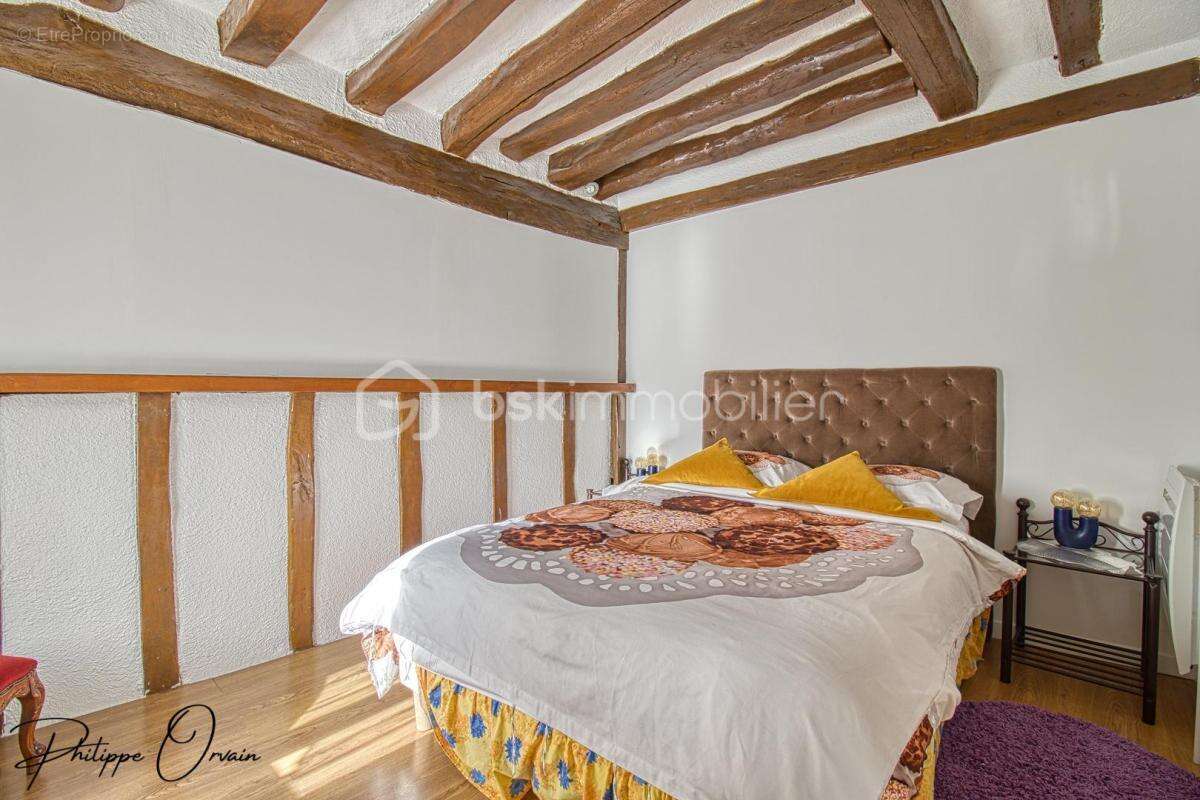 Commerce à VARREDDES