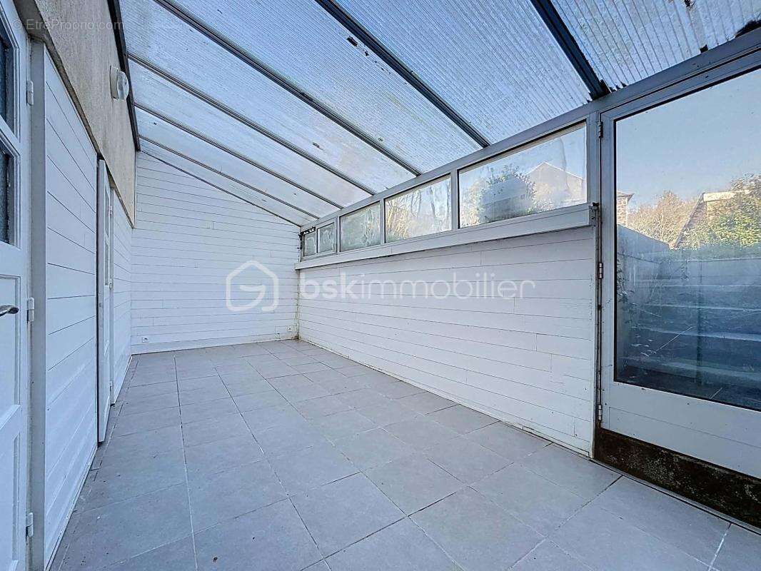 Maison en pierre avec garage attenant - photo 8