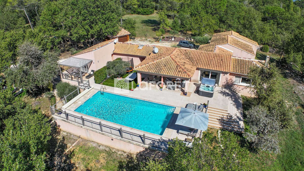 Maison à SAINT-MAXIMIN-LA-SAINTE-BAUME