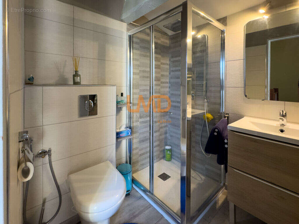 Maison lumineuse en excellent état proche hôpital de Nîmes - photo 8