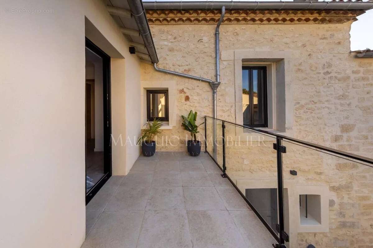 Maison à MAUGUIO
