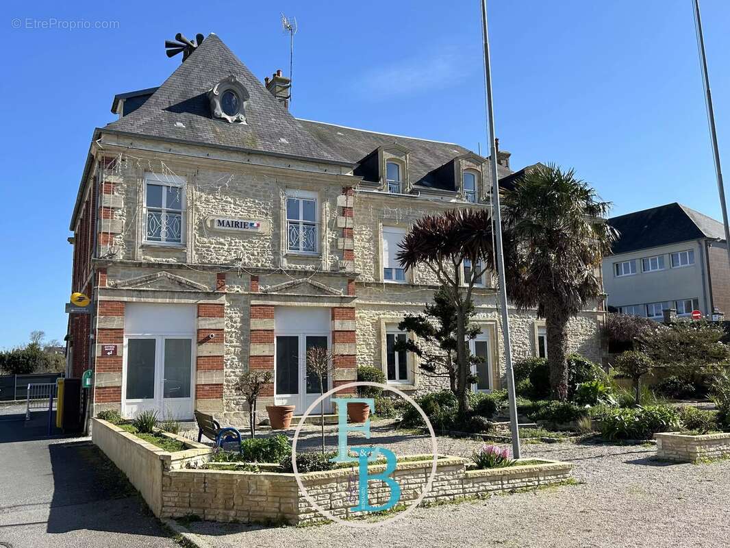 Terrain à GRANDCAMP-MAISY