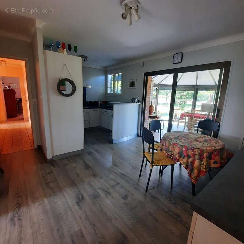 Maison à SAINT-ETIENNE-DE-MONTLUC