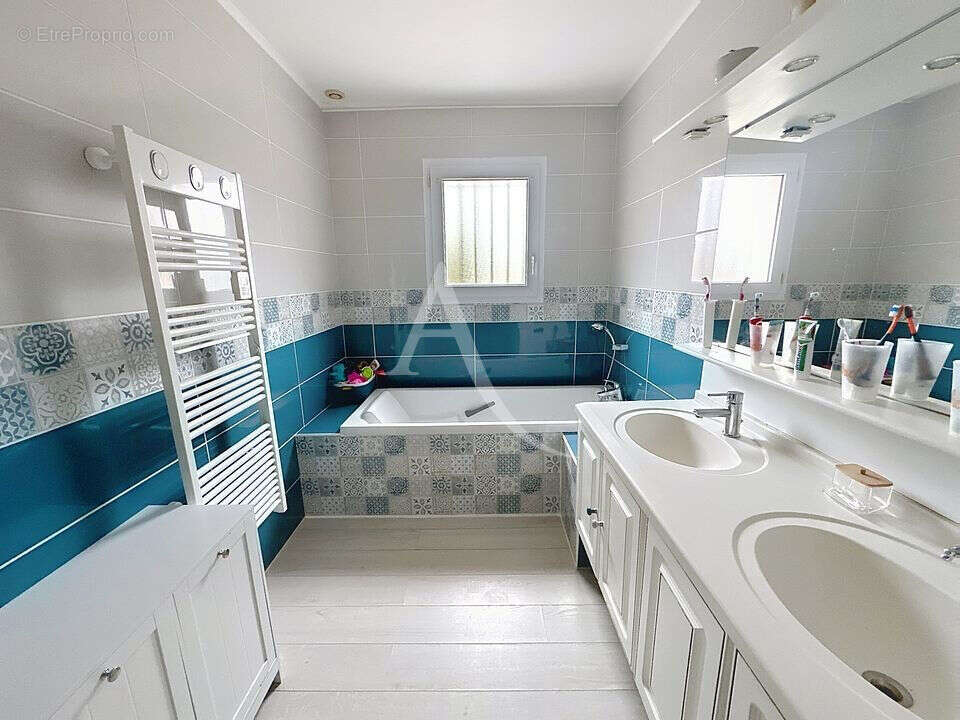 Maison à JUIGNE-SUR-LOIRE