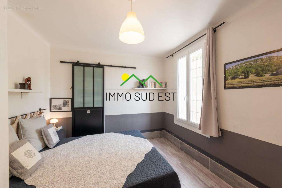 Maison à L&#039;ISLE-SUR-LA-SORGUE