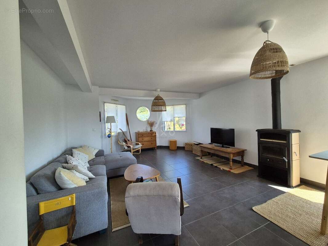 Le charme contemporain sur un écrin paysager de 1 030 m² - photo 4