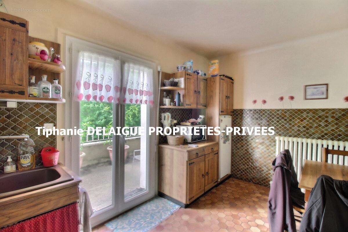 Maison Le Chambon Feugerolles d'environ 170m²  habitable et 150m² de sous-sol  3 chambre(469m² de terrain) - photo 6