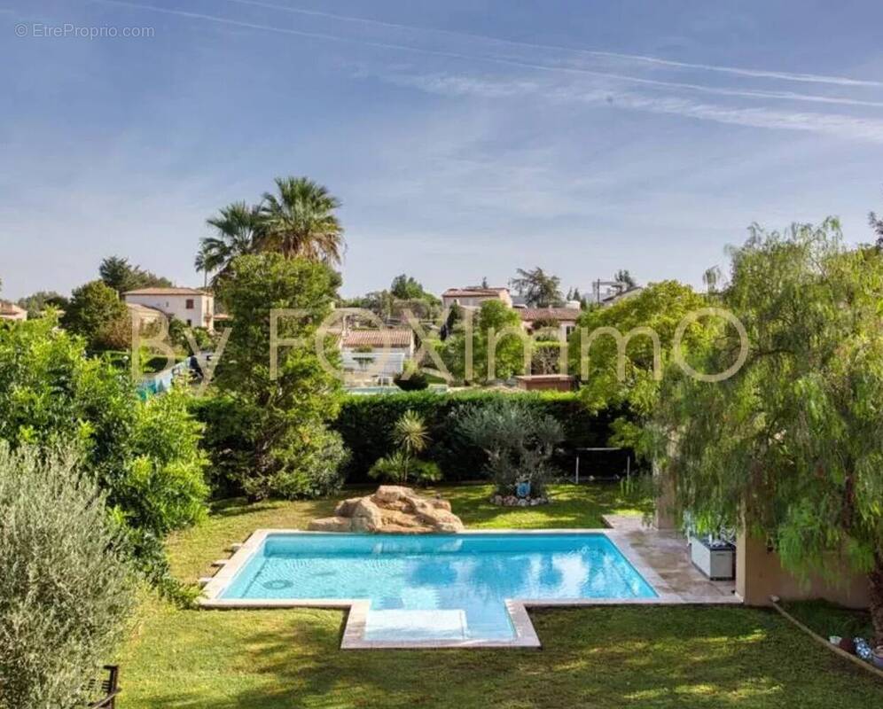 Antibes, Villa récente en parfait état, quartier résidentiel & calme absolu, proximité au centre et axes routiers, belle prestat - photo 11