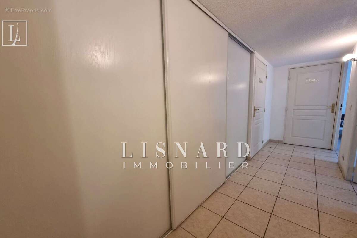 Appartement à VALLAURIS