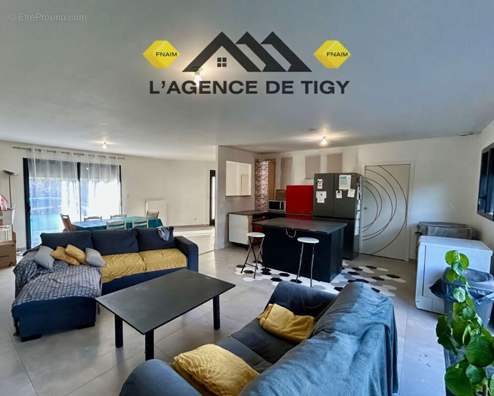 Maison à LES BORDES