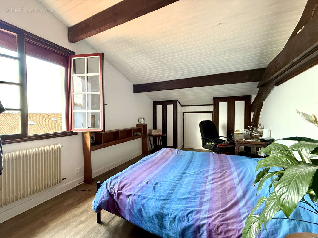 Appartement T3 de 94 m2 avec beau potentiel - photo 6