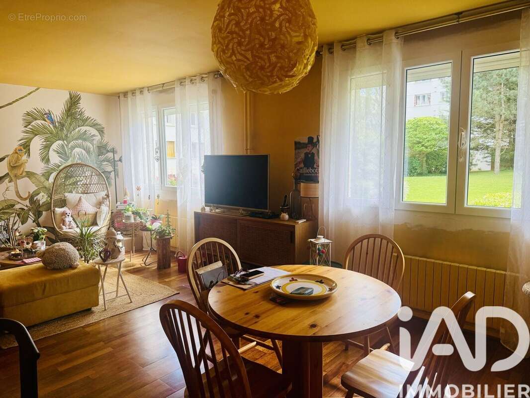 Photo 3 - Appartement à LA CELLE-SAINT-CLOUD
