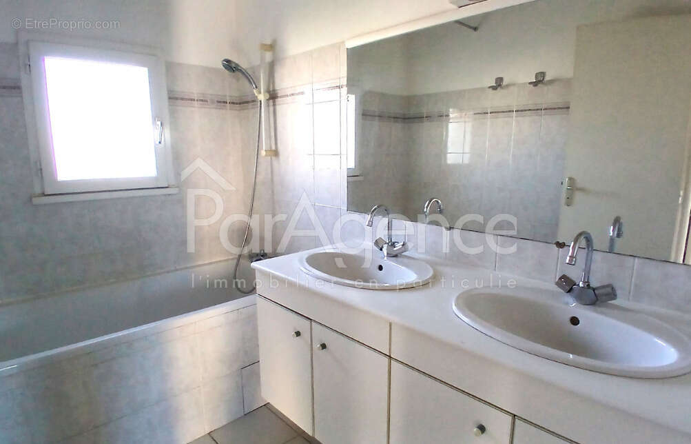 Maison à VAUX-SUR-MER