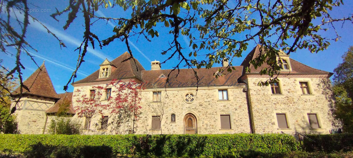 Maison à HAUTEFORT