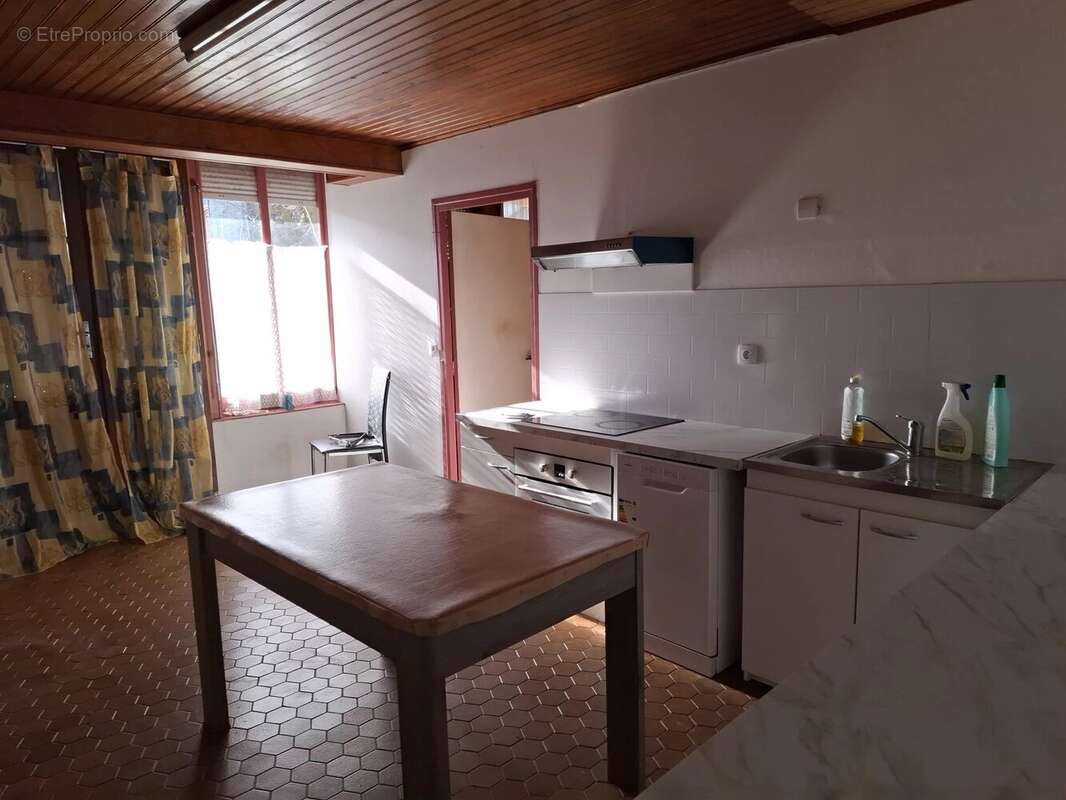 Maison à CHEF-BOUTONNE