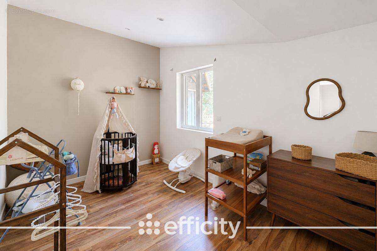 Maison 125 m² à Givors  - photo 13