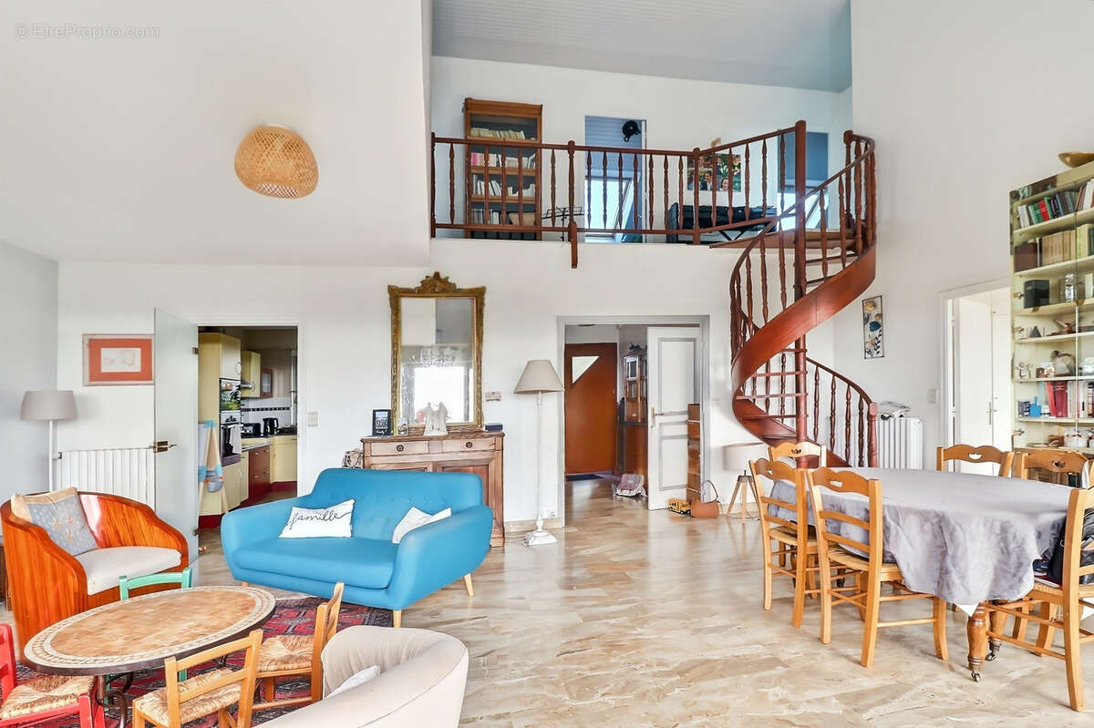 Maison à LE RELECQ-KERHUON