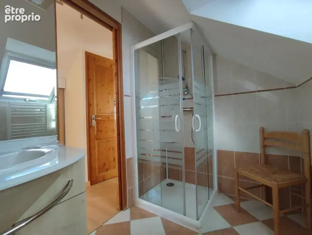 Maison 5 CHs, Bureau, Garage proche bourg - photo 16