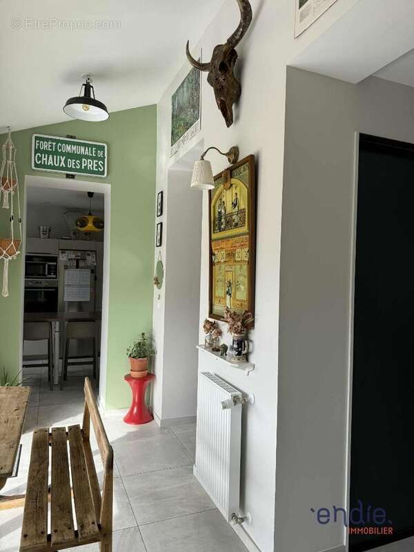 Maison à THIEL-SUR-ACOLIN