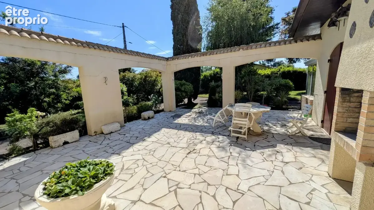 Maison de plain-pied 164 m2, 4 chambres, 2 garages - photo 2