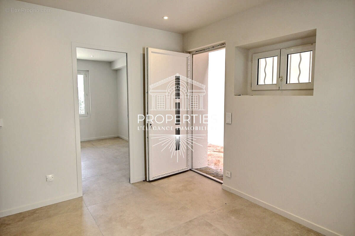 Appartement à BORMES-LES-MIMOSAS