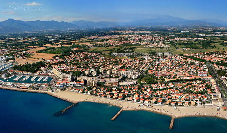 Terrain à SAINT-CYPRIEN