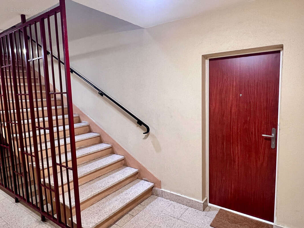 Appartement  T4 - Balcon - Cave - Garage - photo 7