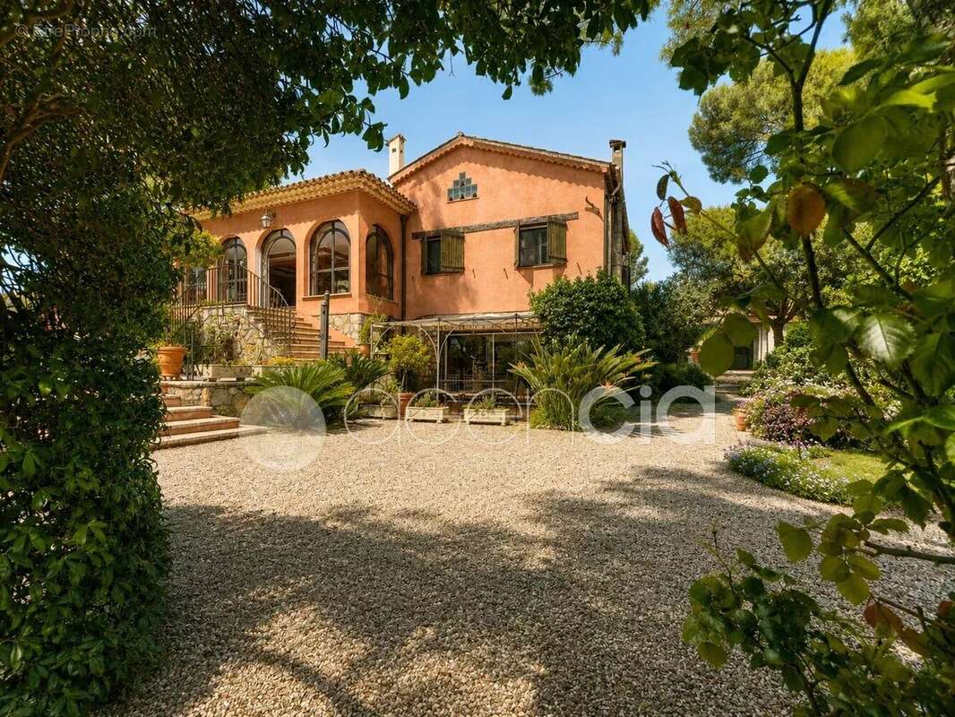 Maison à MOUGINS