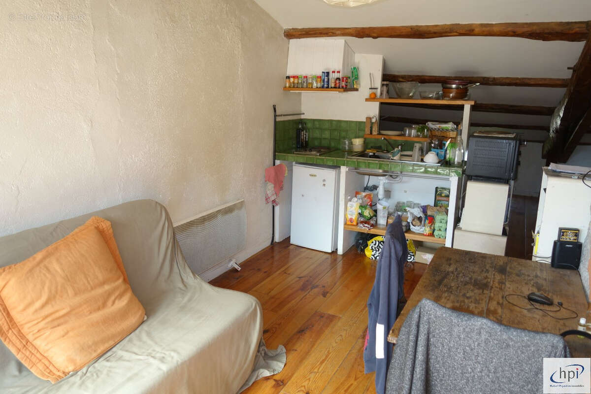 Vente studio meublé avec terrasse centre-ville Saint Affrique - photo 3