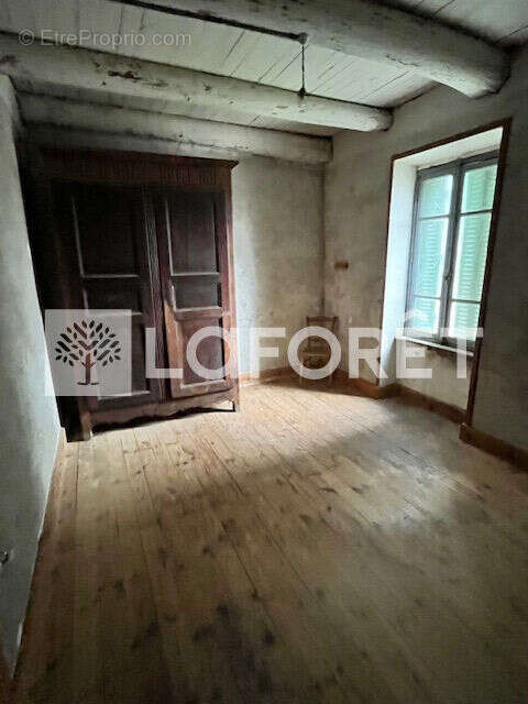 Maison à SAINT-JULIEN-DES-CHAZES