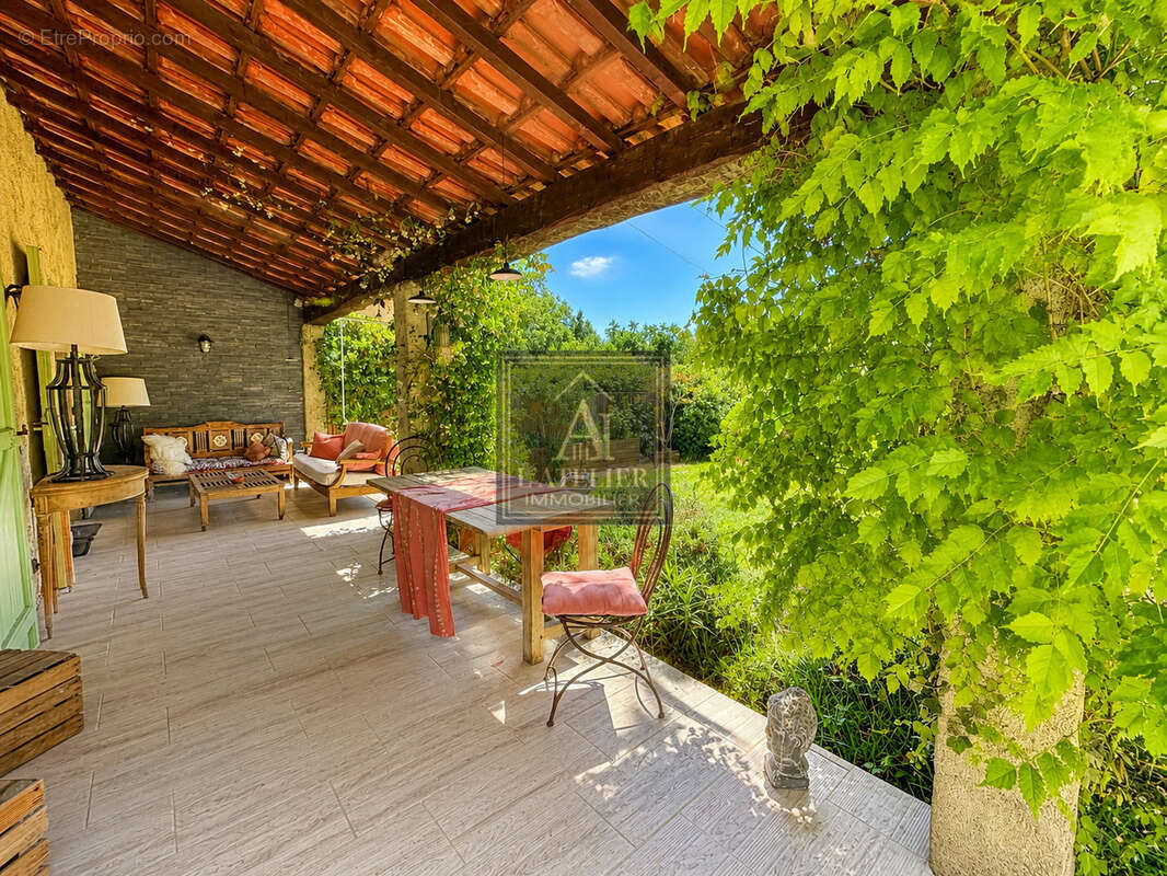 Maison de type 4 de plain-pied avec dépendance sur une parcelle de 470 m2 - photo 18