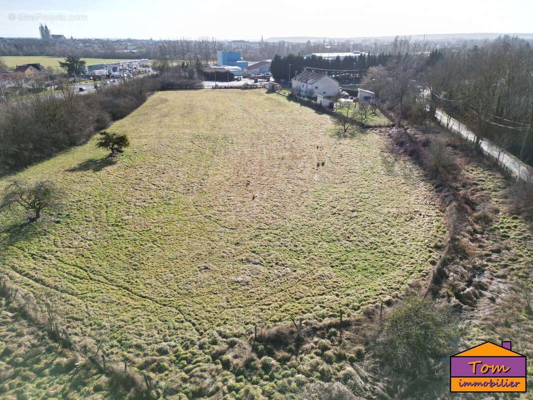 Terrain à LUNEVILLE