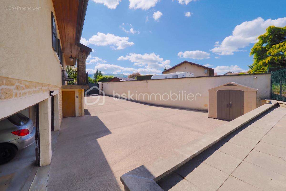 « Maison de plain-pied au calme, 1500 m² de terrain verdoyant – Proche Suisse et Annemasse - photo 7