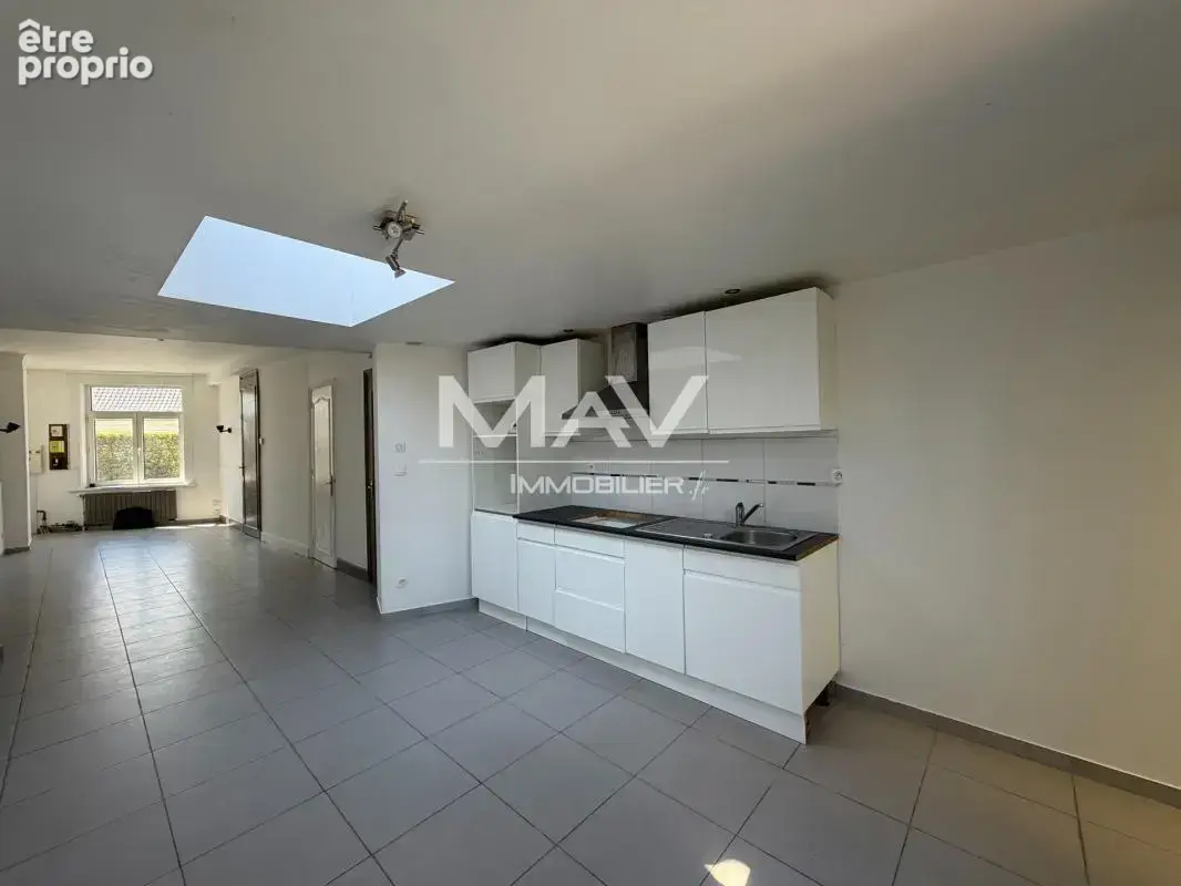 Maison 78 m² à Neuville-En-Ferrain  - photo 4
