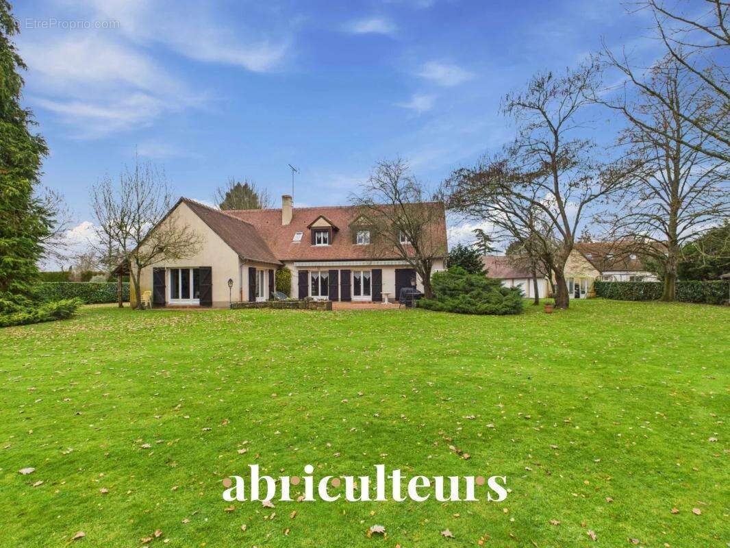 Maison avec parc arboré - 260 m² - en vente au MANS SUD (72230) - photo 3