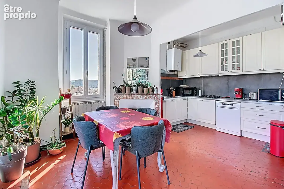 À VENDRE EN EXCLUSIVITÉ à DRAGUIGNAN Appartement 114 m² en dernier étage 3/4 chambres - photo 6