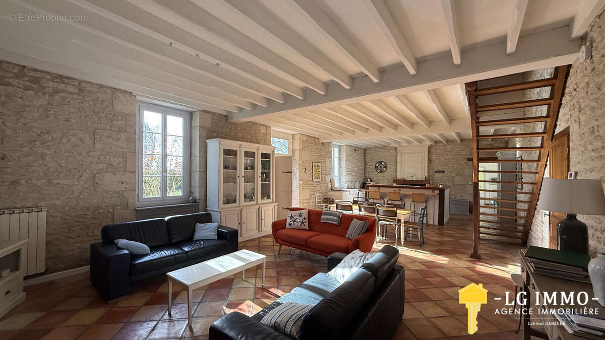 Maison à MORTAGNE-SUR-GIRONDE