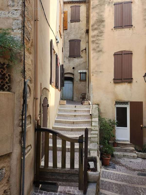 Appartement à FAYENCE