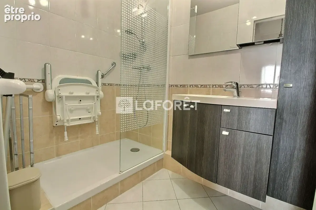 Appartement 4 pièces 75m² avec balcon, parkings et cave. - photo 10