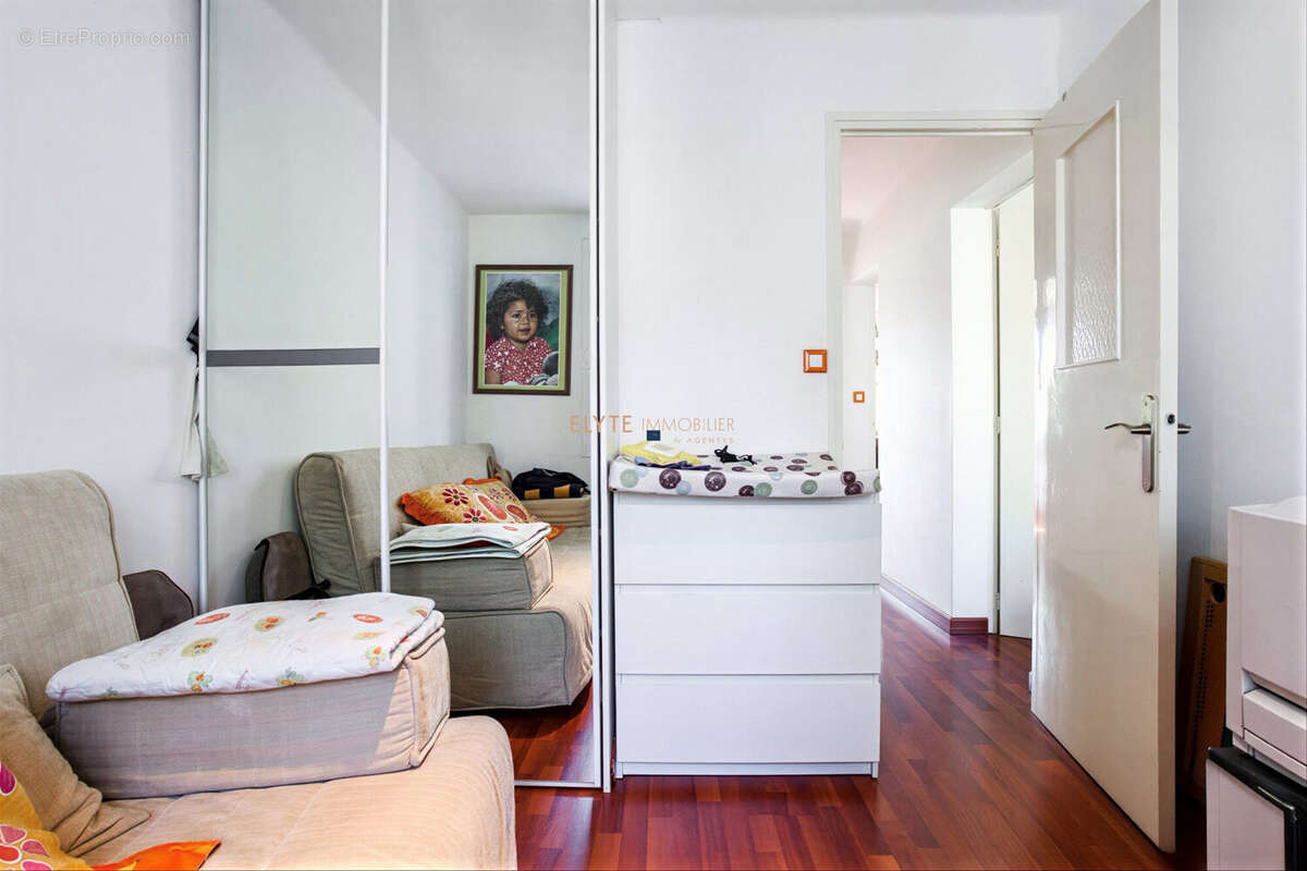 Appartement 72 m² à Marseille-9e  - photo 8