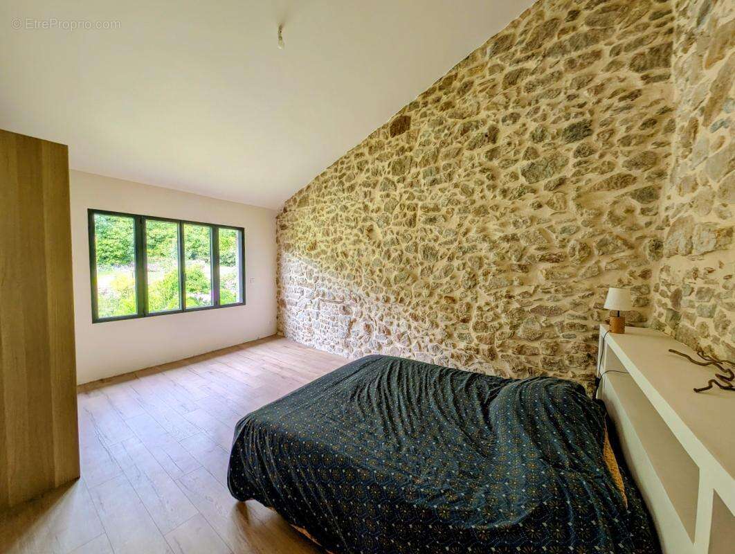 Maison de ville de caractère à fort potentiel - photo 6