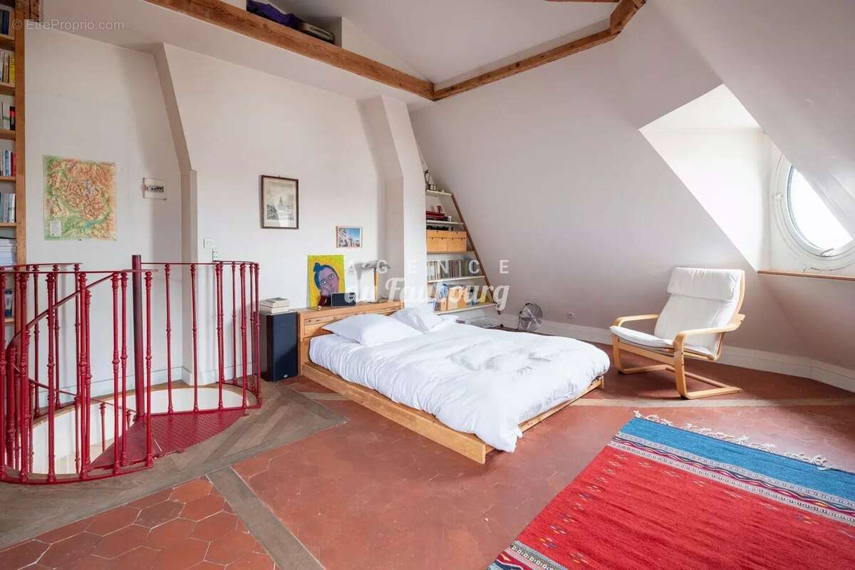 Appartement à PARIS-9E