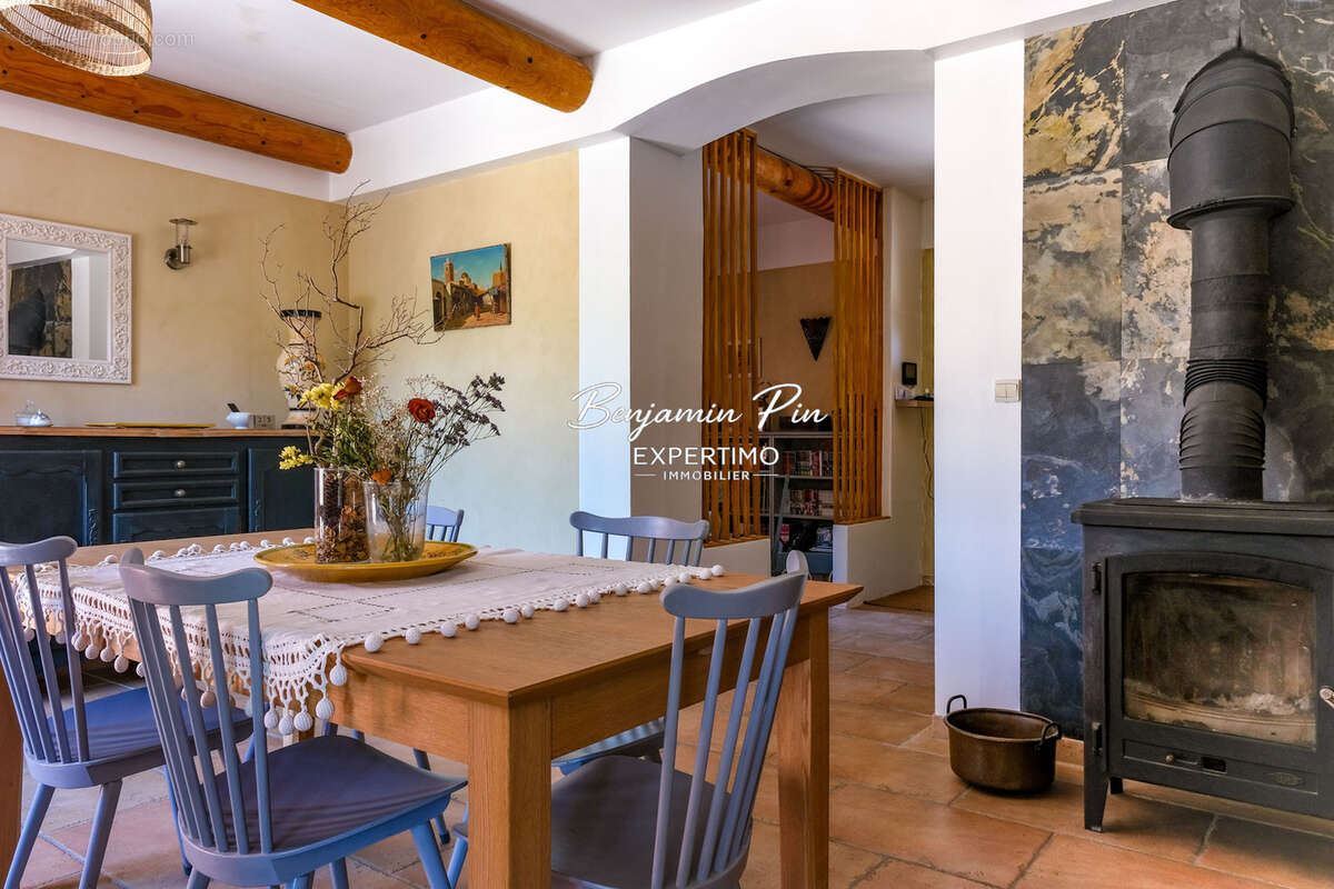 Maison à SAINT-SATURNIN-LES-APT