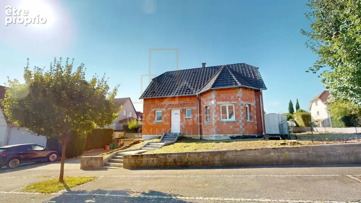 -- Beau potentiel pour cette maison 7 pièces au calme -- - photo 2