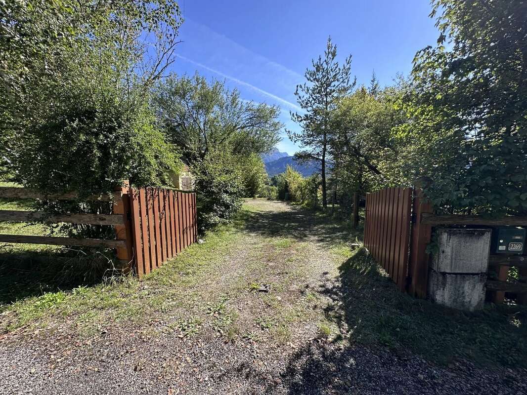 Maison à SAINT-BAUDILLE-ET-PIPET